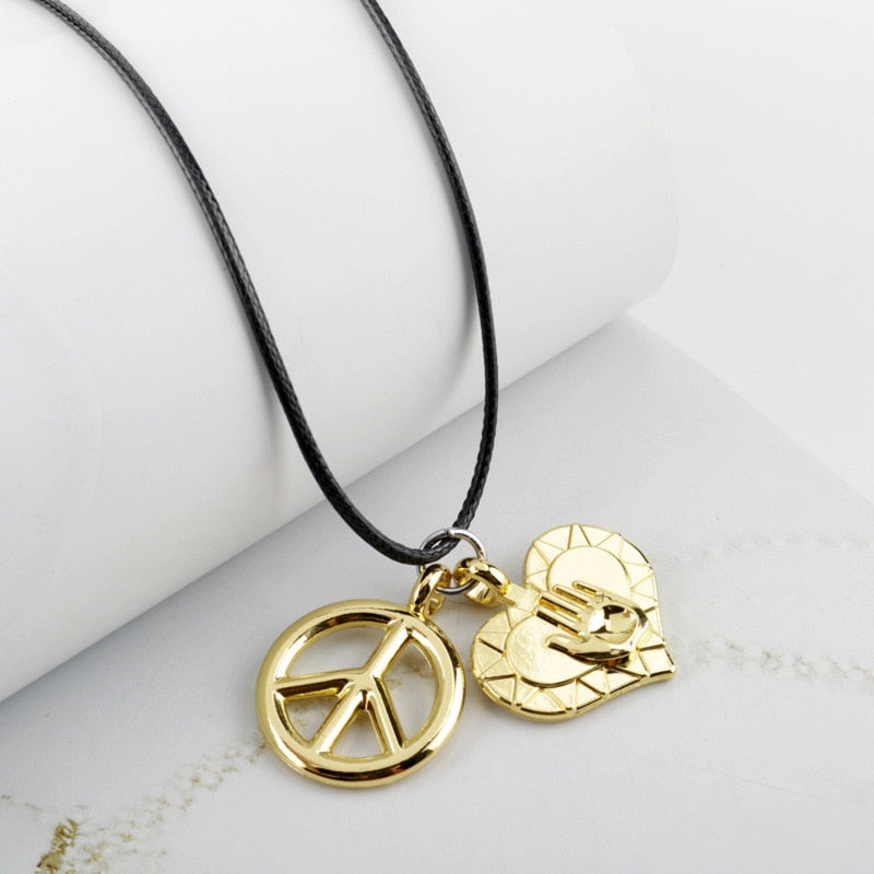 Anime JOJOS BIZARRE ADVENTURE Necklace Kujo Jotaro Arrow Metal Pendant Chain Choker Necklaces Charm Gifts Jewelry collares
